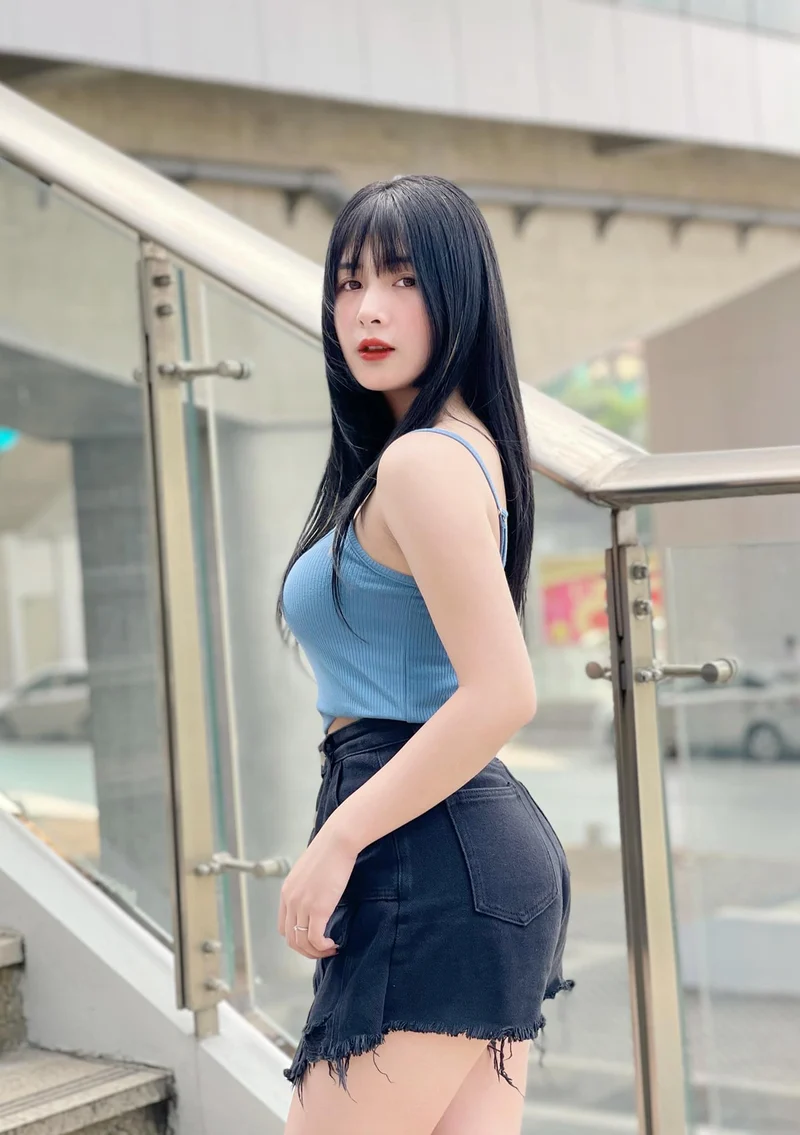 Hot girl Quỳnh Alee bikini sexy nóng bỏng với thân hình hoàn hảo