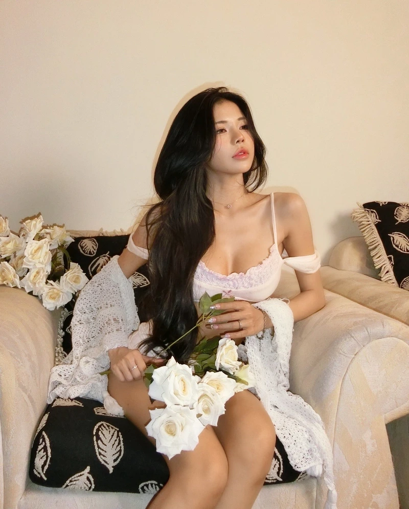 Hot girl body chuẩn Mai Dora mặc bikini gợi cảm