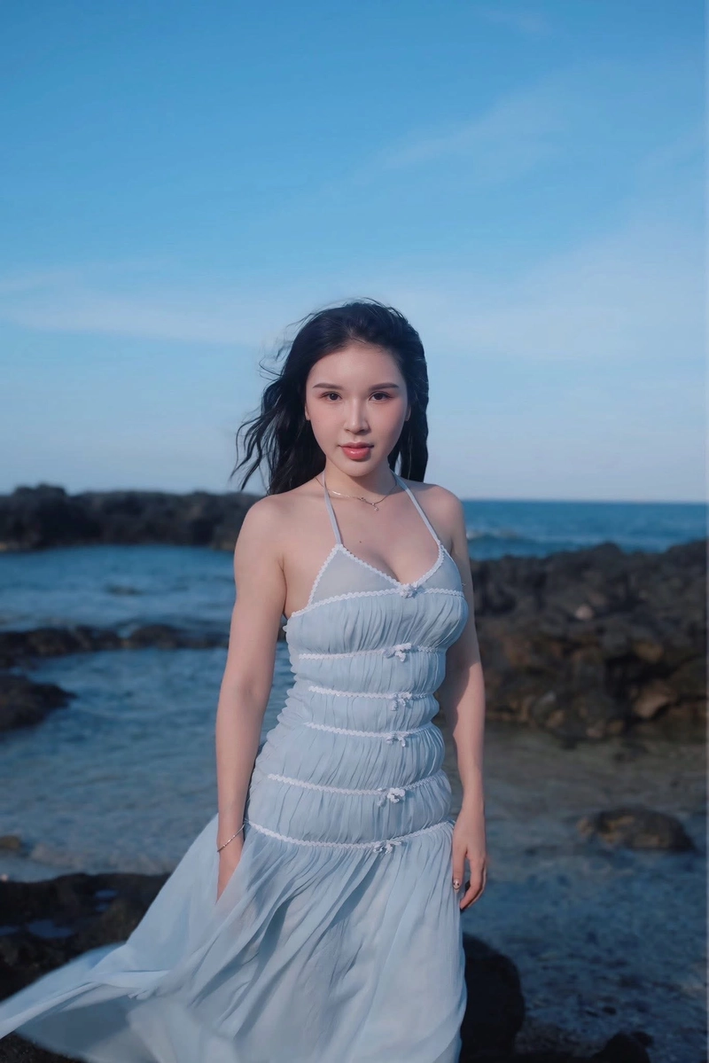 Hot girl đan phượng bikini kiểu váy đẹp