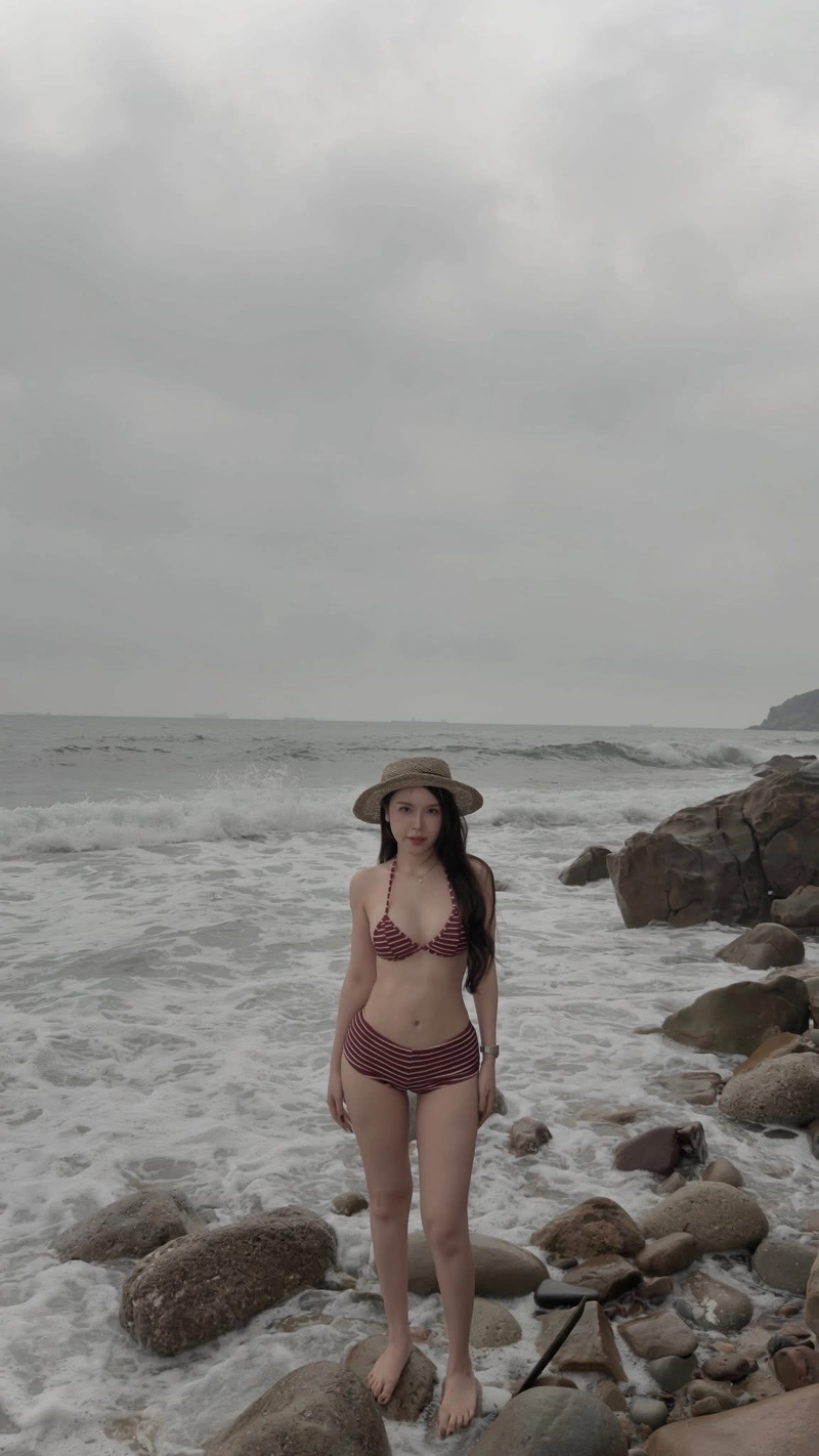 Hot girl đan phượng bikini thả dáng cực đẹp