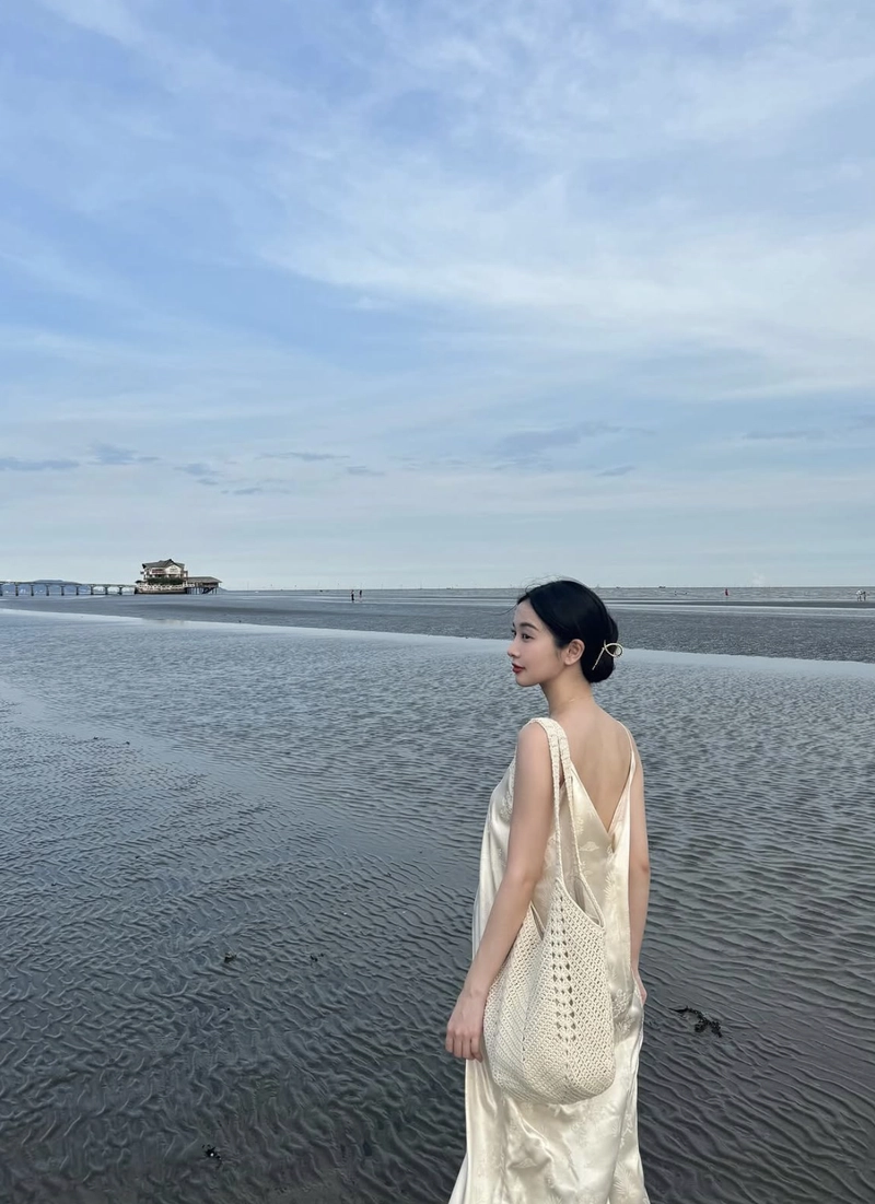 Hot girl jun vũ bikini góc nghiêng xinh