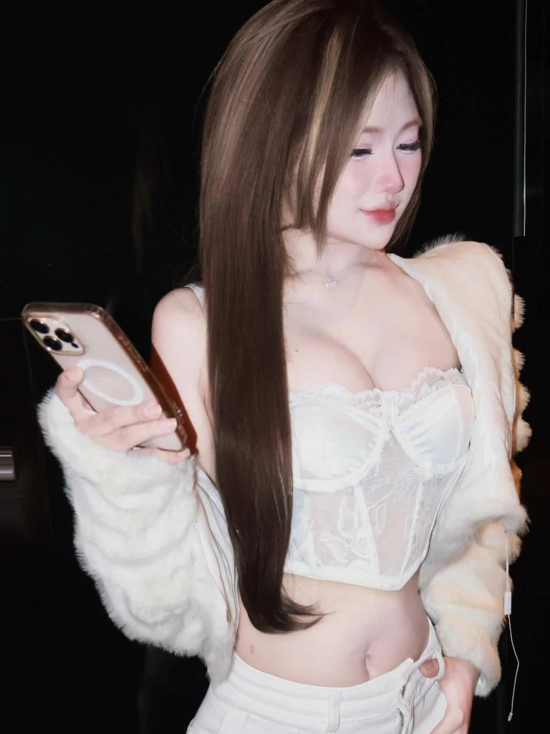 Hot girl xinh mlem phong cách bikini gợi cảm