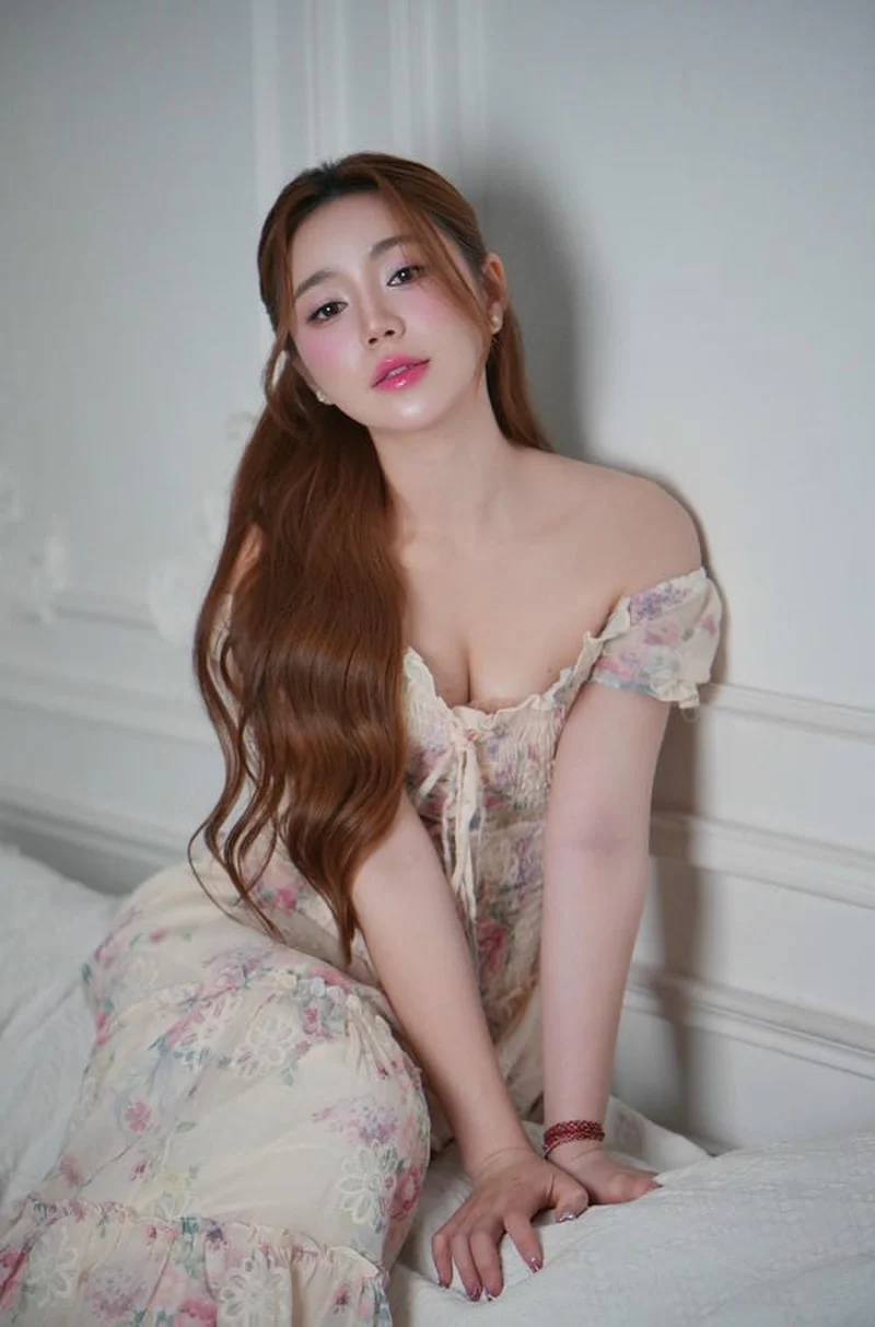 Hot model Quỳnh Kool khoe đường cong hoàn mỹ