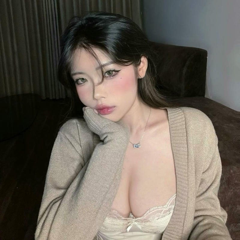 Khái quát về Khúc Thị Hương Từ biệt danh Hương Tịt đến hotgirl thế hệ mới