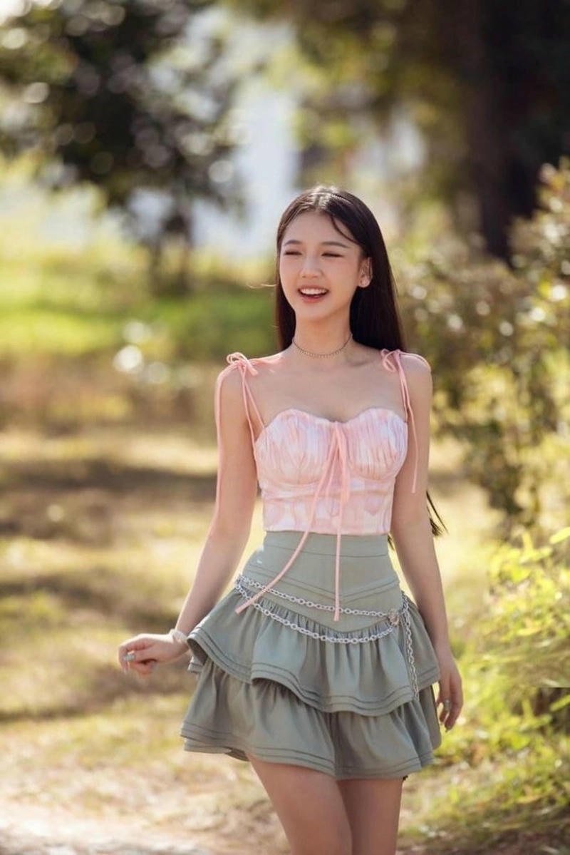 Khoảnh khắc thư giãn của Amee bên bãi biển xanh