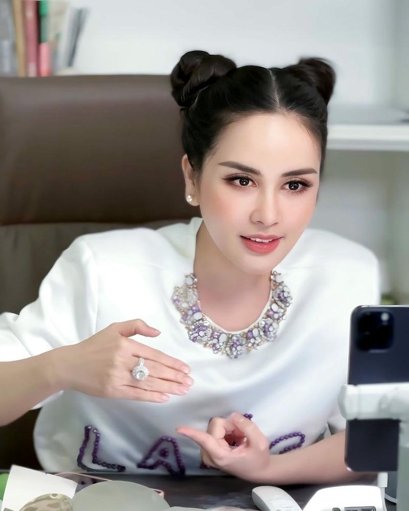 Khởi nguồn của một nữ doanh nhân Tuổi thơ và những bước đi đầu tiên