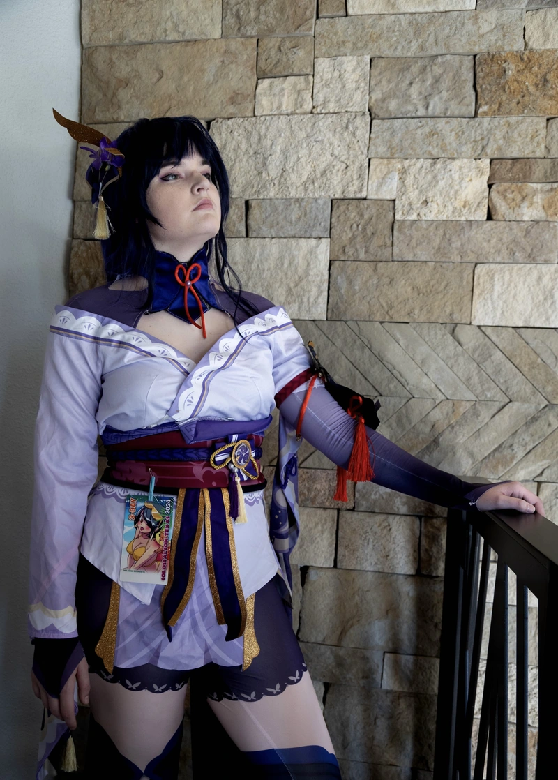 Mái tóc dài cổ trang cosplay nổi bật nền đơn giản