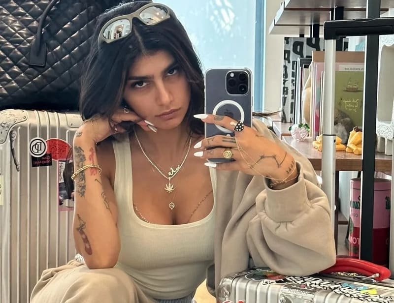 Mia Khalifa thời kỳ đầu sự nghiệp, gương mặt trẻ trung