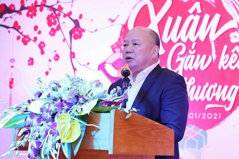 Mối Liên Hệ Gia Đình và Thế Lực Đằng Sau Xuân Cầu