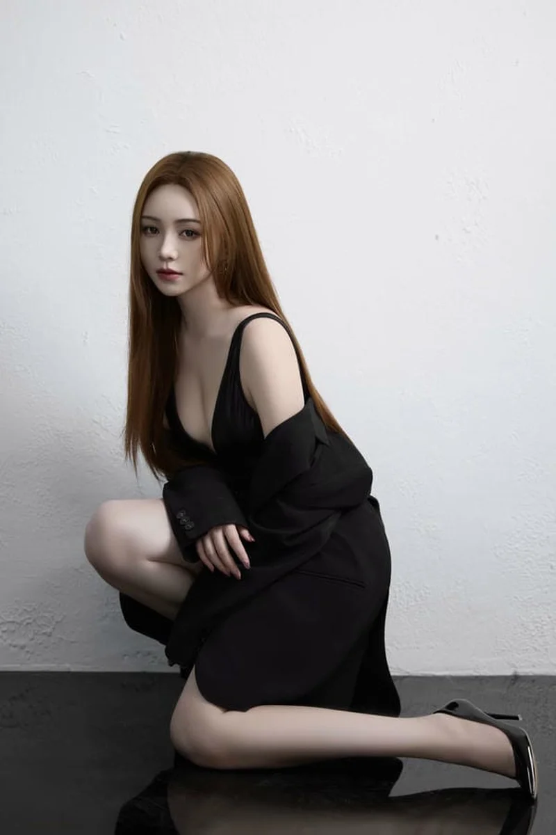 Mỹ nữ Quỳnh Kool đồ bơi gợi cảm tôn dáng cực đỉnh