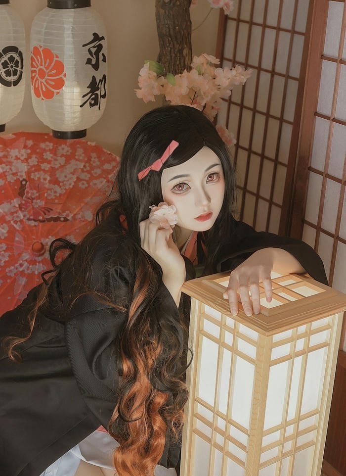 Nezuko cosplay anime tóc dài đen pha cam sống động