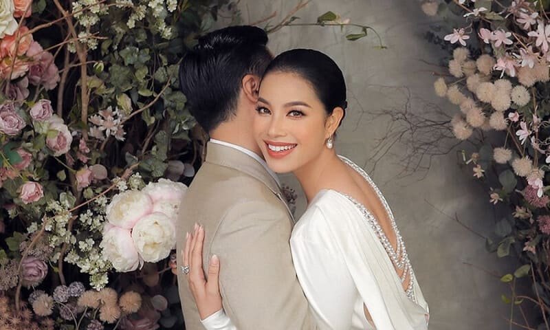 Nhan sắc cuốn hút của Hoa hậu Phạm Hương sau hôn nhân viên mãn (1)