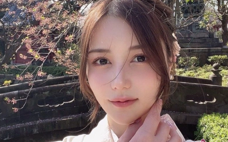 Những Câu Chuyện Ít Biết Về Miu Shiramine