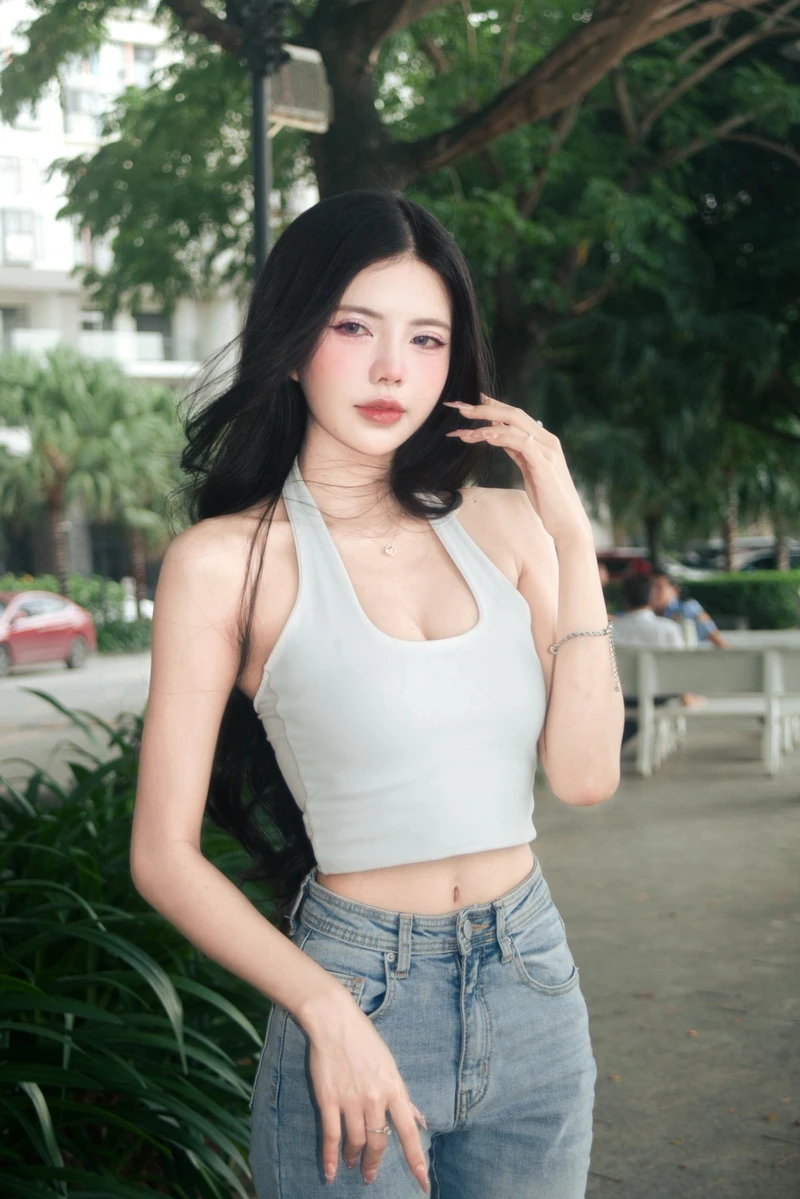 Nữ hot girl Mai Dora diện bikini đầy tự tin