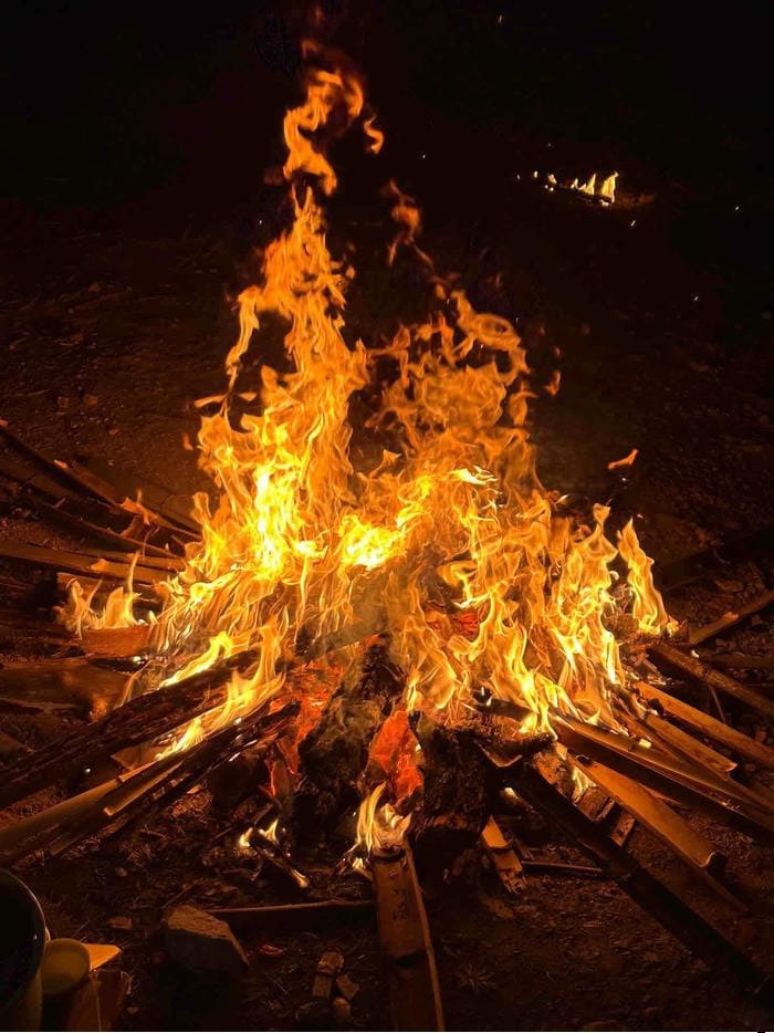 Phát đạt ổn định cùng hình nền thu hút tiền bạc mệnh hỏa