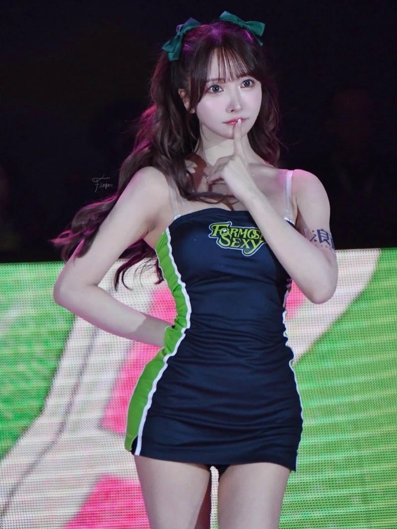 Phong thái tự tin của nữ thần Yua Mikami Nhật Bản