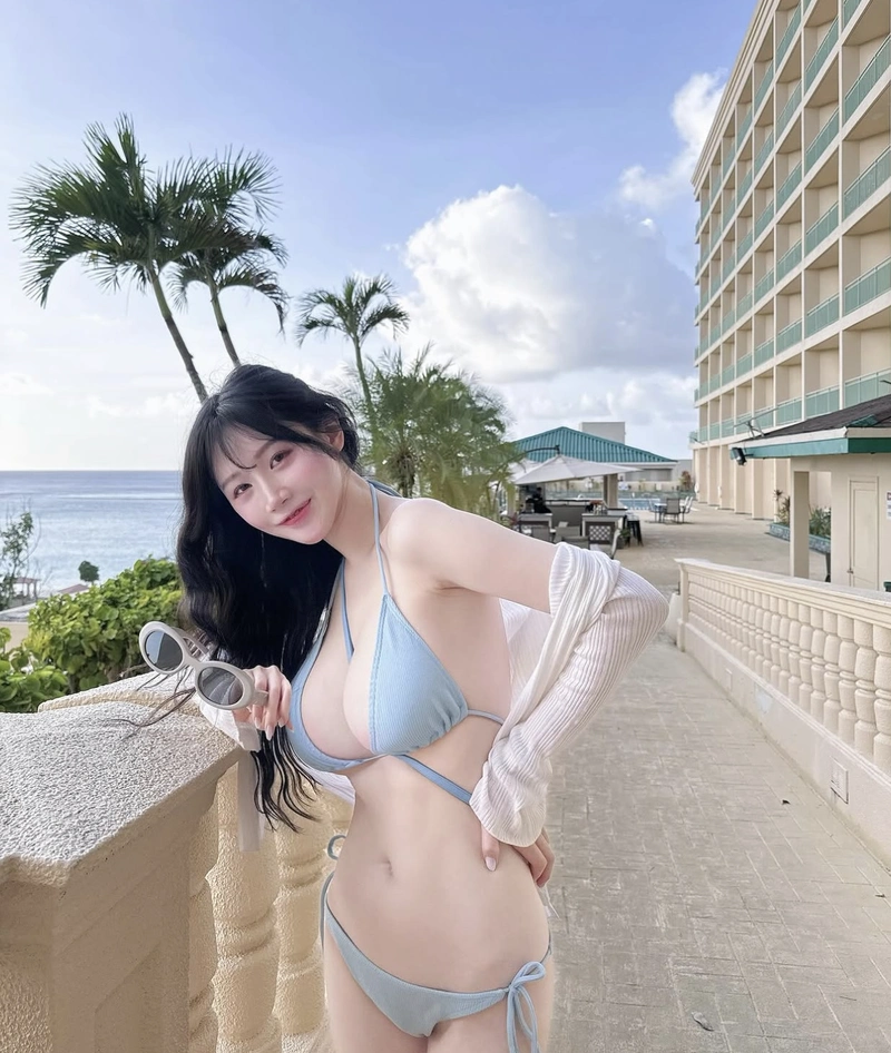 Seoul asuna mặc bikini xanh pastel cực xinh