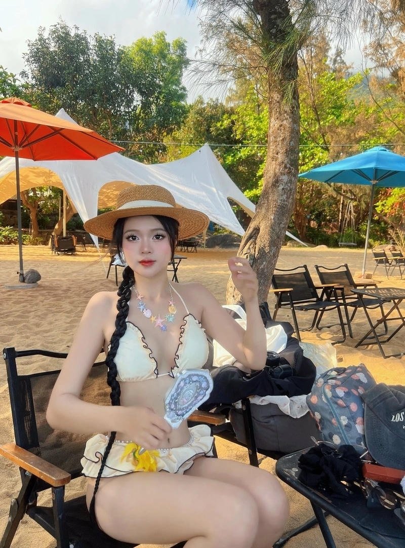 Sưu tập ảnh gái xinh mặc bikini làm avatar nổi bật