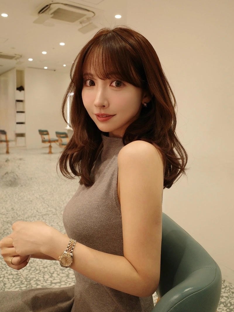 Tạo hình Yua Mikami với ánh nhìn thu hút trong khung hình