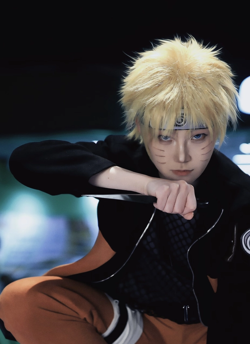 Trai đẹp cosplay phong thái chiến đấu Naruto