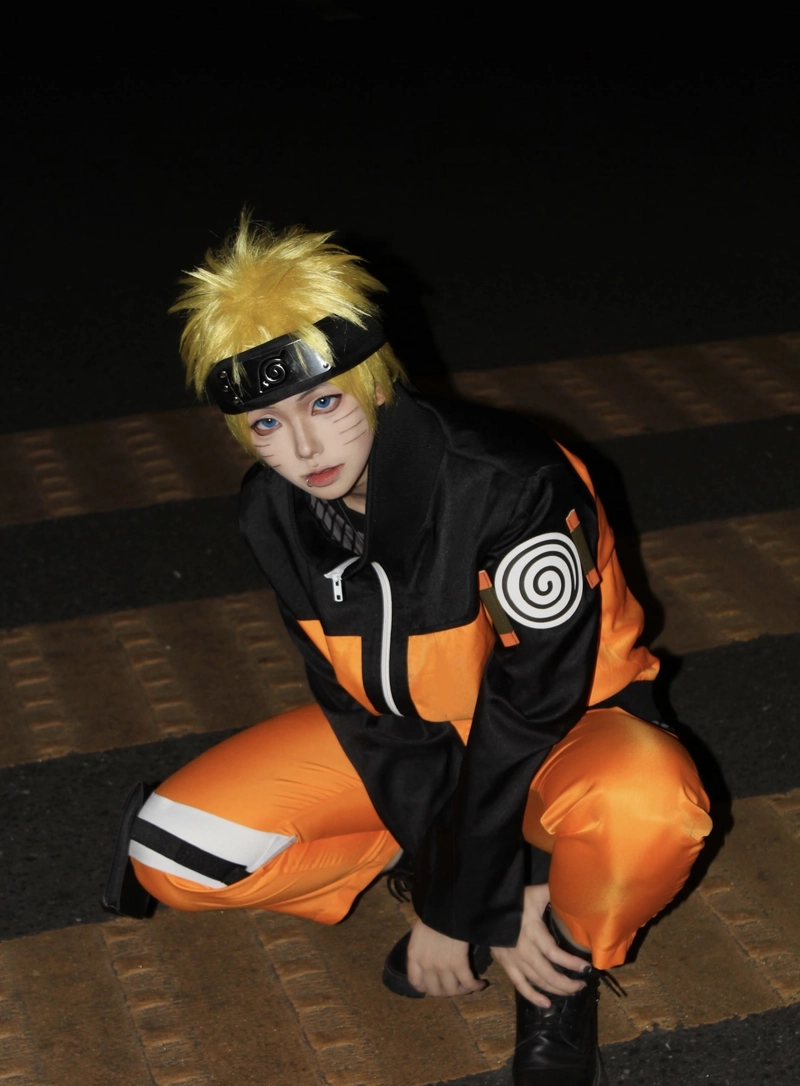 Trai đẹp cosplay tóc vàng thần thái Naruto