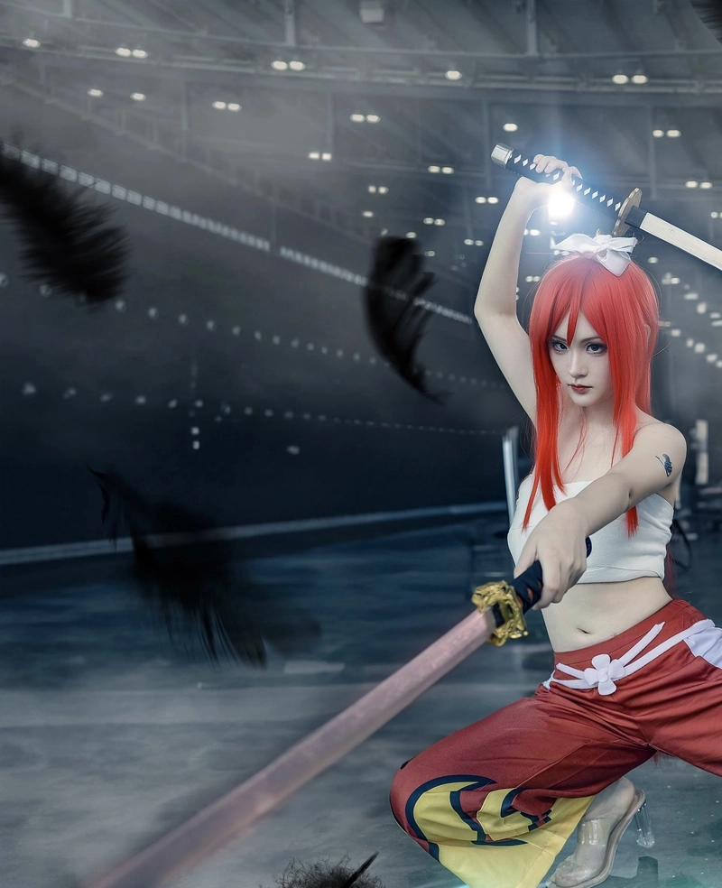 Tư thế nữ chiến binh nổi bật cosplay Erza