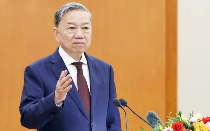 Tuổi Trẻ và Hôn Nhân Với Tô Lâm