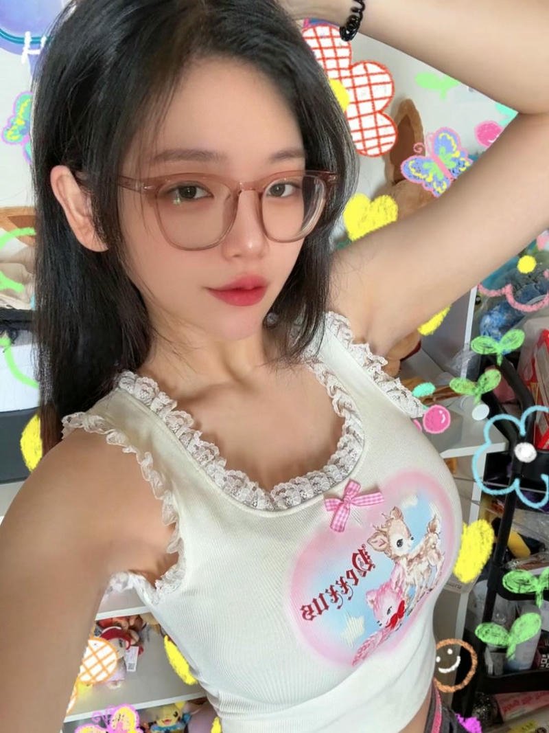 Zinie Quỳnh là ai và hành trình chinh phục cộng đồng mạng