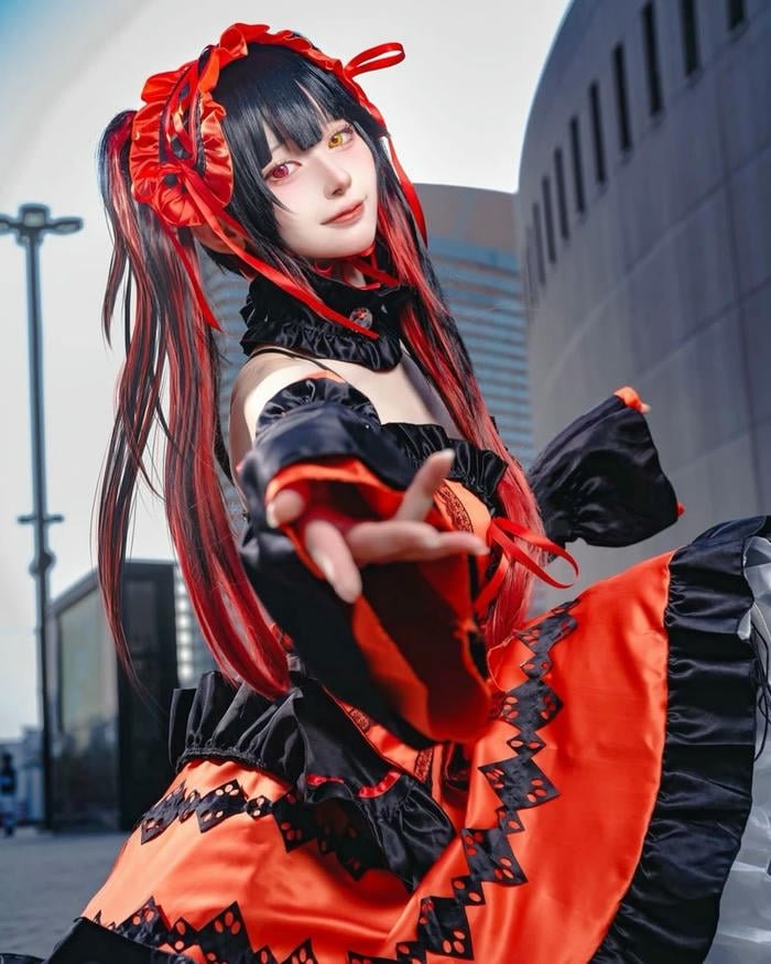 ảnh cosplay Kurumi ánh nhìn mê hoặc