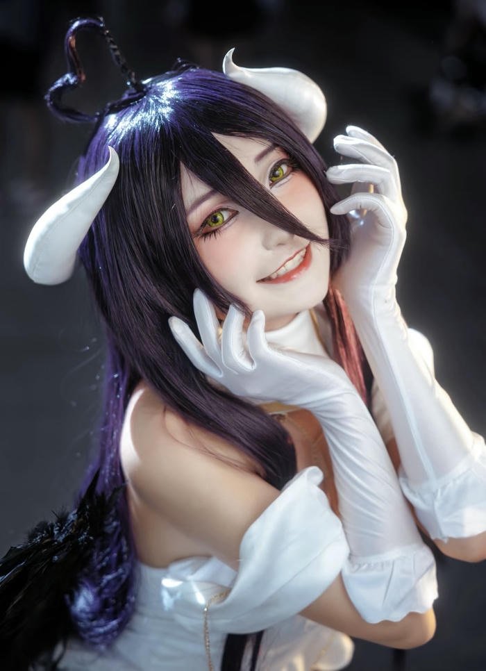 ảnh cosplay albedo makeup tinh tế