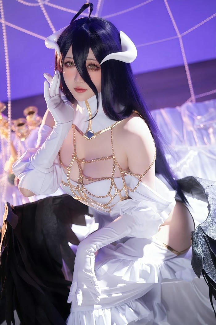 ảnh cosplay albedo tạo hình ấn tượng