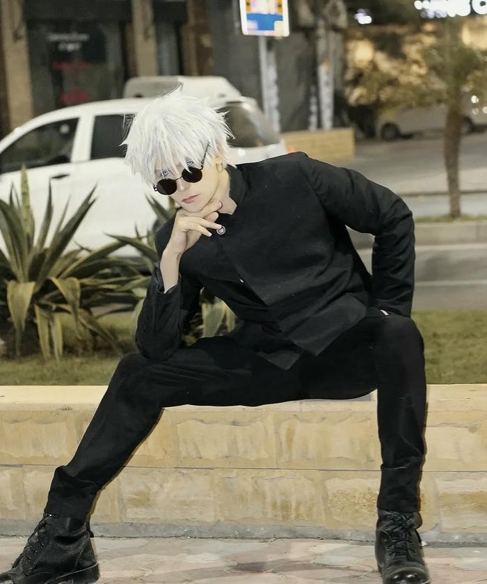 ảnh cosplay gojo phong thái lạnh lùng