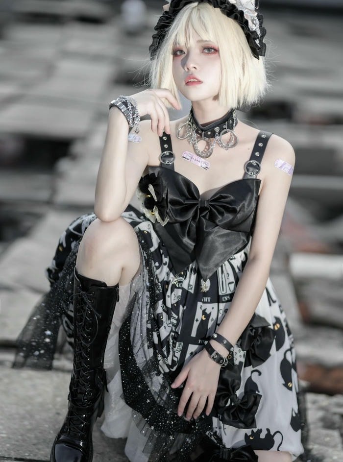 ảnh cosplay hầu gái gợi cảm