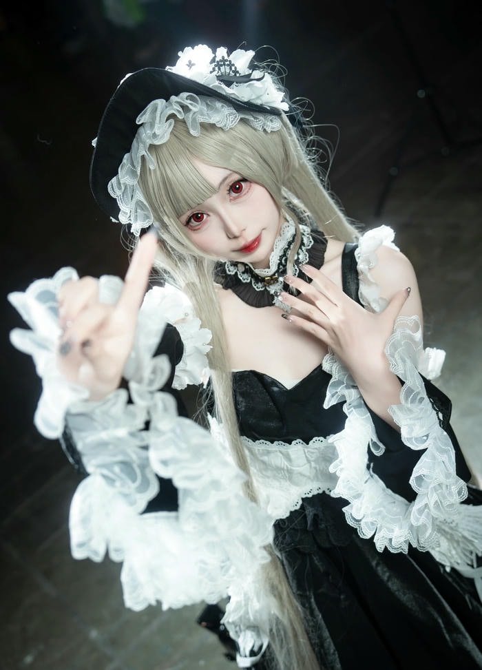 ảnh cosplay hầu gái gọn dáng