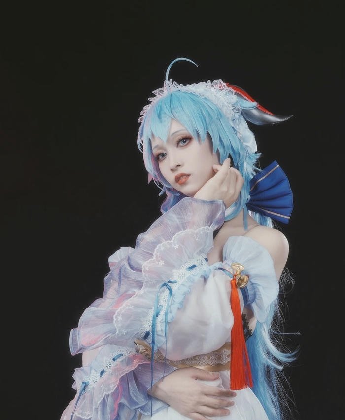 ảnh cosplay hầu gái sắc thái dịu