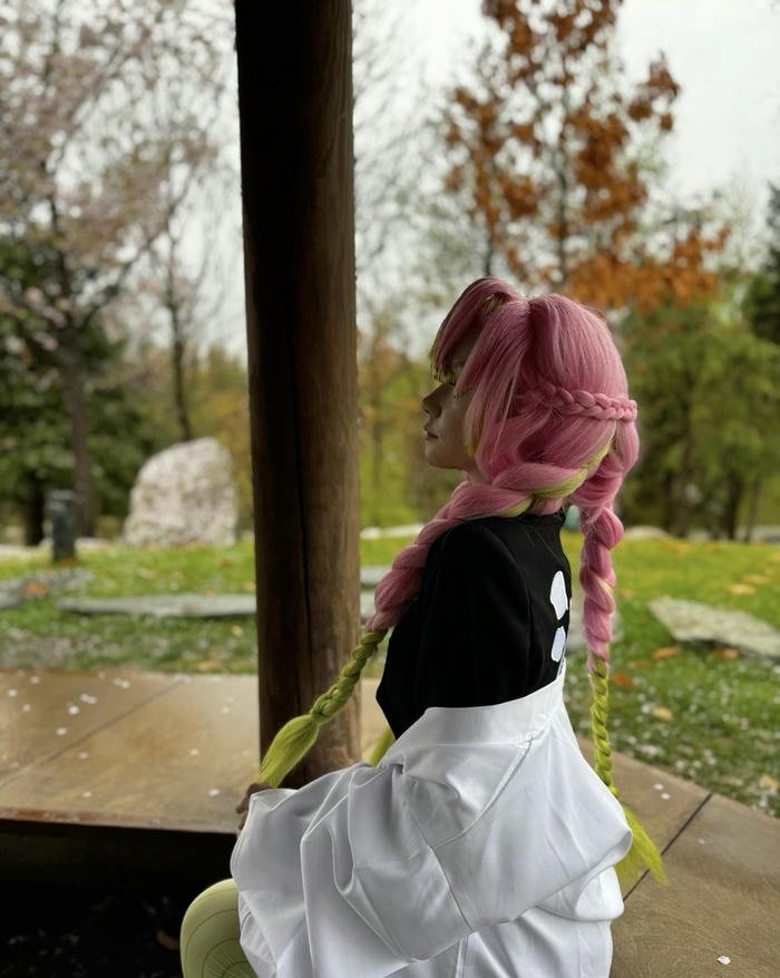 ảnh cosplay luyến trụ cơ thể dẻo