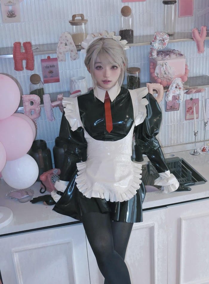 ảnh cosplay maid đáng yêu trẻ