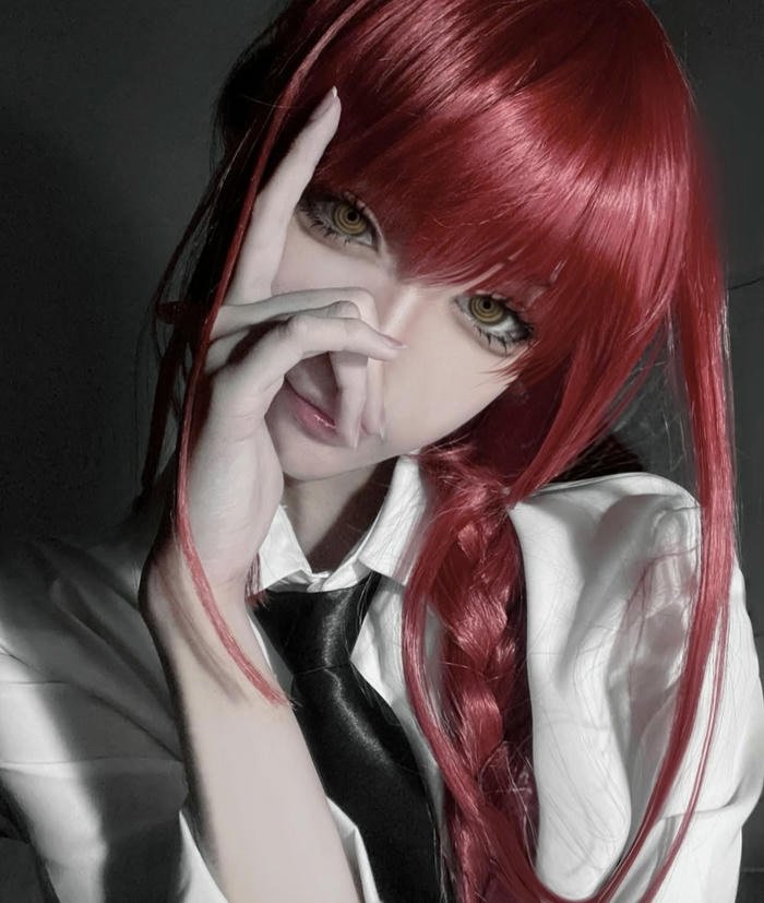 ảnh cosplay makima biểu cảm lạnh