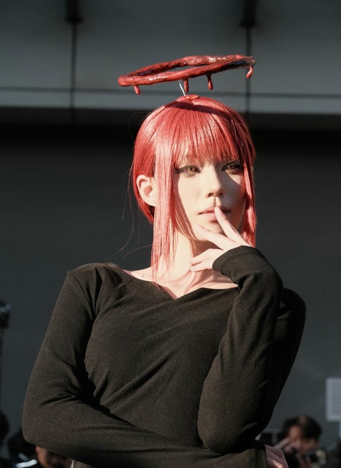 ảnh cosplay makima lạnh lùng ngầu