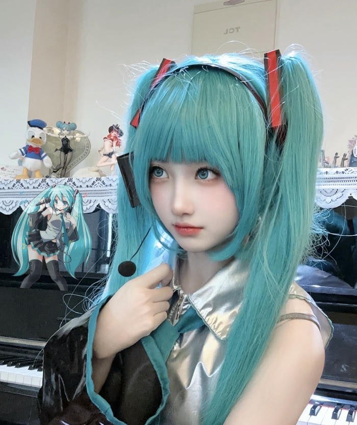 ảnh cosplay miku bám sát nguyên tác