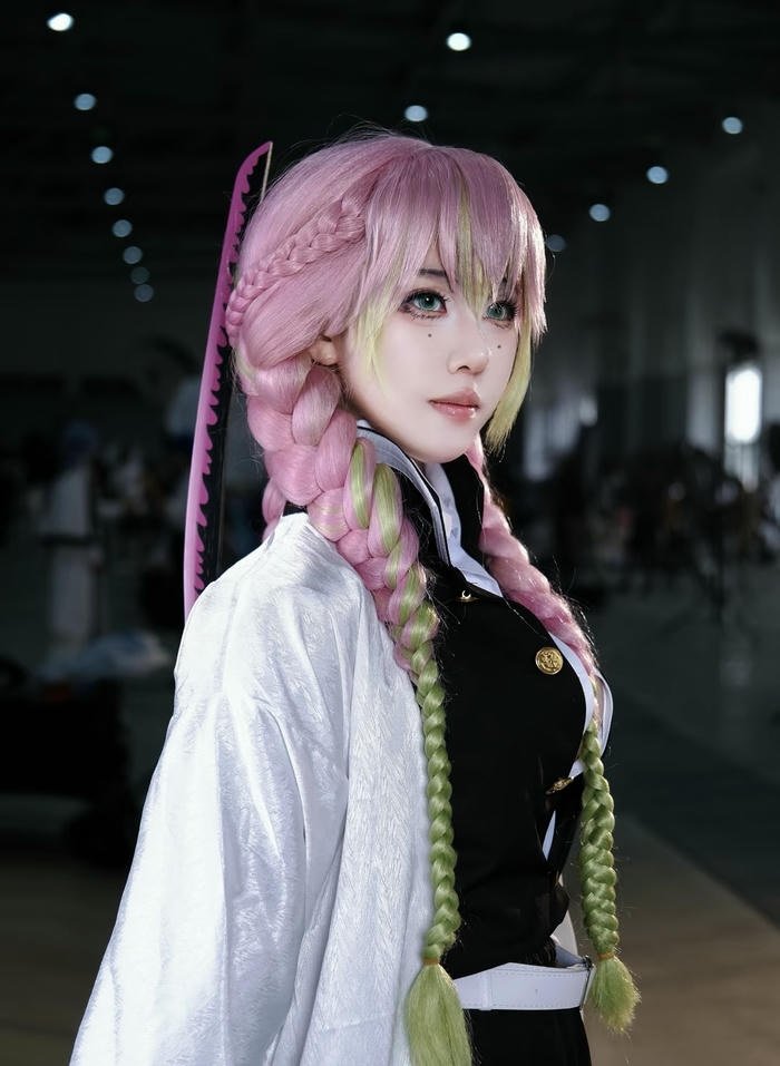ảnh cosplay mitsuri tạo hình nữ tính