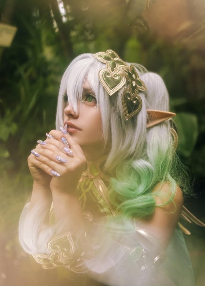 ảnh cosplay nahida ánh mắt ngây thơ