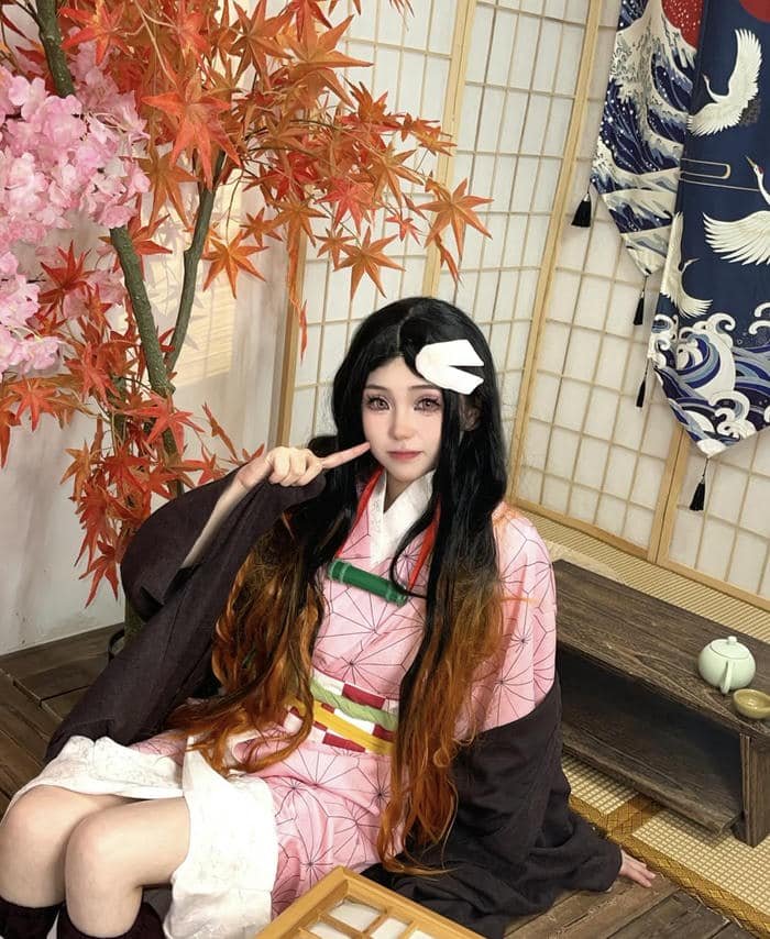 ảnh cosplay nezuko chiều cao thấp