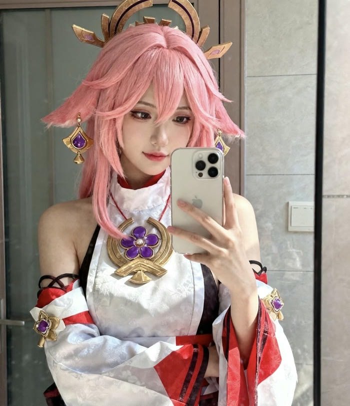 ảnh cosplay yae miko bám sát nguyên tác