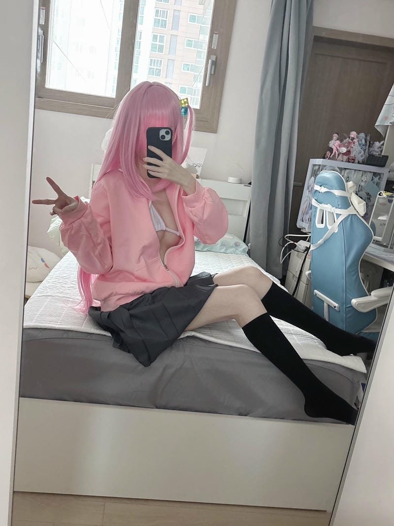 ảnh đời thường mang vibe cosplay cute