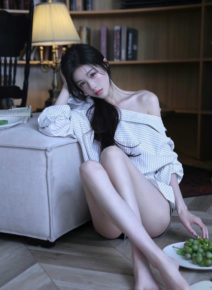 ảnh gái mạng khoe dáng gầy cực sành điệu
