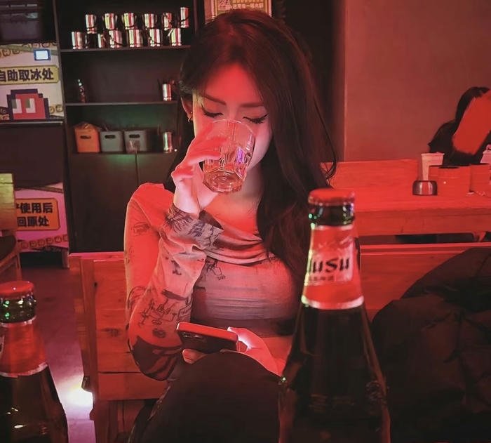 ảnh gái xinh che mặt tự nhiên