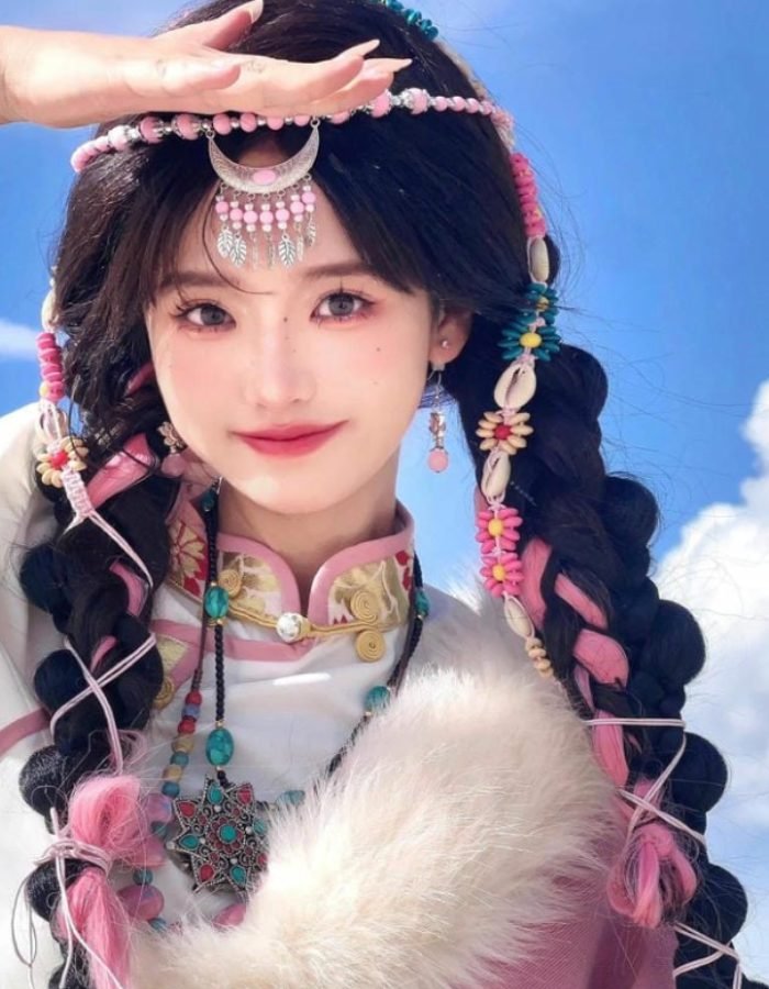 ảnh gái xinh cổ trang cài trâm tinh tế