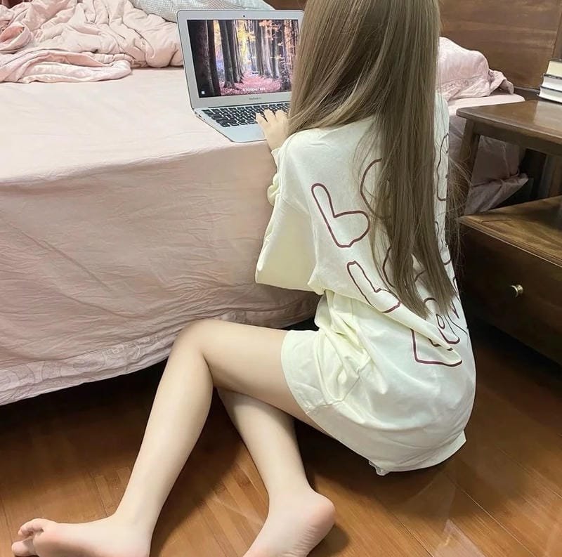 ảnh gái xinh mặc đồ ngủ đời thường