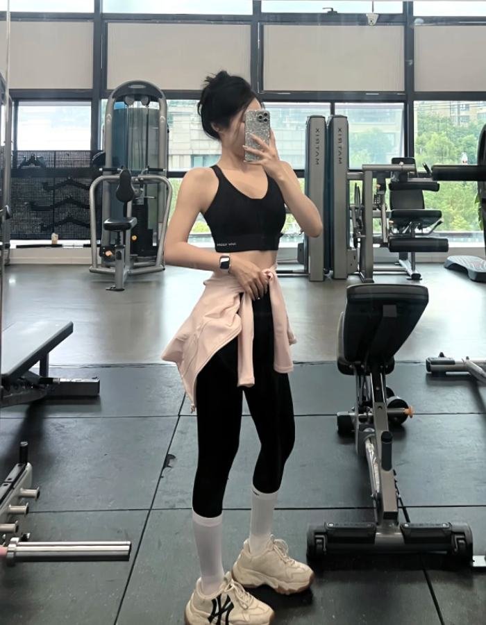 ảnh gái xinh tập gym trong phòng tập
